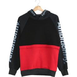 Czarno-Czerwona Bluza Fulfillment. Bluzy nierozpinane męskie marki Born2be. Za 49.99 zł.
