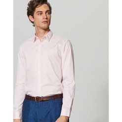 Elegancka koszula z tkaniny poplin - Różowy. Czerwone koszule męskie Reserved, z tkaniny. Za 79.99 zł.