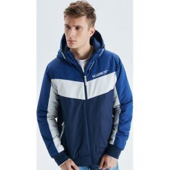 Ocieplana kurtka z kapturem - Granatowy. Kurtki męskie marki Cropp. W wyprzedaży za 99.99 zł.