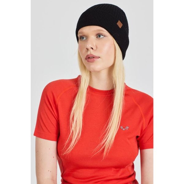 Czapka zimowa 100% wełna merino - Icewall (250 g/m²). Czarne czapki męskie WOOLONA, na zimę, bez wzorów, z wełny, sportowe. W wyprzedaży za 126.00 zł.