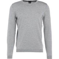 BOSS ATHLEISURE CAIO Sweter light/pastel grey. Szare swetry męskie BOSS ATHLEISURE, z materiału. Za 419.00 zł.