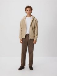 Bluza z kapturem - beżowy. Brązowe bluzy nierozpinane męskie Reserved, l, bez wzorów, z dzianiny, bez ramiączek, z kapturem. Za 159.99 zł.