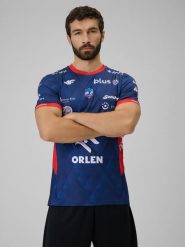 4F Koszulka meczowa replika wyjazdowa z sezonu 2025/26 męska 4F x ZAKSA Kędzierzyn-Koźle - granatowa XL. Niebieskie t-shirty męskie 4f, l, bez wzorów, z dzianiny, sportowe, bez ramiączek. Za 179.99 zł.