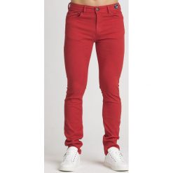 JEANSY SKINNY FIT VERSACE JEANS. Czerwone jeansy męskie Versace Jeans, z aplikacjami, z bawełny. Za 475.30 zł.