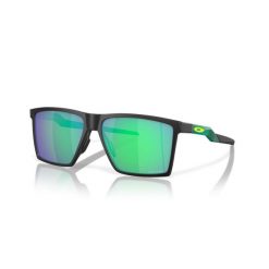 Okulary Mężczyzna OAKLEY FUTURITY SUN – UNISEX. Czarne okulary przeciwsłoneczne męskie Oakley, bez wzorów, sportowe. W wyprzedaży za 817.90 zł.