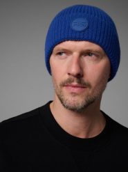 4F Czapka beanie wełniana 4F x Robert Lewandowski - granatowa M. Niebieskie czapki męskie 4f, na zimę, bez wzorów, z dzianiny, klasyczne. Za 99.99 zł.