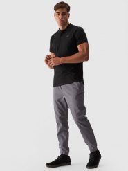4F Spodnie casual joggery męskie - szare M. Szare spodnie na co dzień męskie 4f, bez wzorów, z bawełny, casualowe. W wyprzedaży za 99.99 zł.