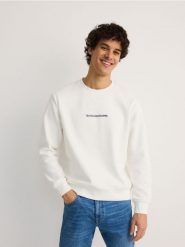 Bluza z haftem - złamana biel. Bluzy nierozpinane męskie Reserved, l, bez wzorów, z bawełny, bez ramiączek, bez kaptura. W wyprzedaży za 69.99 zł.