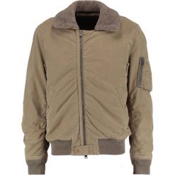 AllSaints FARO Kurtka Bomber desert khaki green. Kurtki męskie marki AllSaints. W wyprzedaży za 542.70 zł.