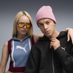 Czapka średniej głębokości Essentials z naszywką PUMA Poised Pink. Czerwone czapki męskie Puma, z aplikacjami, eleganckie. Za 79.00 zł.