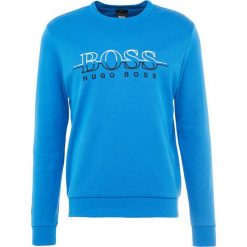 BOSS ATHLEISURE SALBO Bluza bright blue. Niebieskie bluzy nierozpinane męskie BOSS ATHLEISURE, z bawełny. Za 539.00 zł.