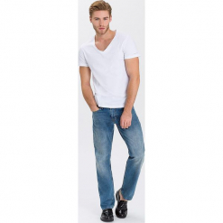 Dżinsy "Antonio" - Relax Fit - w kolorze błękitnym. Niebieskie jeansy męskie Cross Jeans, z aplikacjami. W wyprzedaży za 136.95 zł.