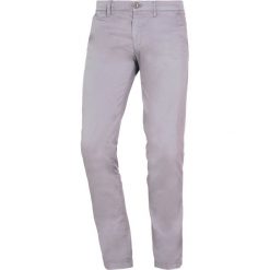 DRYKORN HOOP Spodnie materiałowe light grey. Spodnie na co dzień męskie marki DRYKORN. Za 419.00 zł.