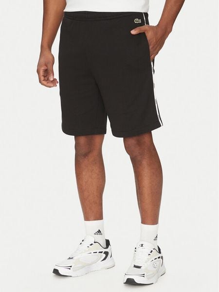 Lacoste Szorty sportowe GH9896 Czarny Regular Fit. Czarne szorty sportowe męskie Lacoste, bez wzorów, z bawełny, sportowe. Za 229.99 zł.