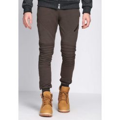 Khaki Spodnie Dresowe Tie the Best. Spodnie dresowe męskie marki Born2be. Za 49.99 zł.