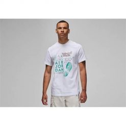 Koszulka sportowa męska Nike Air Jordan Brand Graphic Crew. Białe t-shirty sportowe męskie Nike, m, bez wzorów, z bawełny, sportowe, bez ramiączek. Za 239.99 zł.