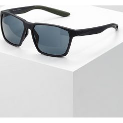 Nike Vision MAVERICK Okulary przeciwsłoneczne matte black/grey. Szare okulary przeciwsłoneczne męskie Nike Vision. W wyprzedaży za 399.20 zł.