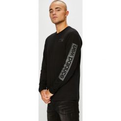 New Balance - Longsleeve. Koszulki męskie z długim rękawem marki New Balance. W wyprzedaży za 149.90 zł.
