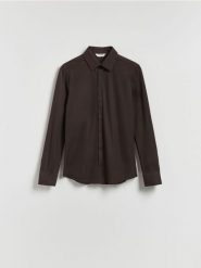 Gładka koszula super slim fit - brązowy. Brązowe koszule męskie Reserved, l, bez wzorów, z dzianiny, bez kołnierzyka, bez ramiączek. Za 129.99 zł.