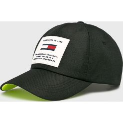 Tommy Jeans - Czapka. Czapki męskie Tommy Jeans. W wyprzedaży za 159.90 zł.