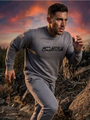 Bluza crewneck z napisem - szary. Szare bluzy nierozpinane męskie Sinsay, l, bez wzorów, bez ramiączek, bez kaptura. Za 39.99 zł.