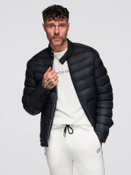 Pikowana klasyczna kurtka męska ze stójką – czarna V1 - Rozmiar: M. Czarne kurtki męskie Ombre Clothing, m, bez wzorów, z materiału, klasyczne, bez ramiączek, bez kaptura. Za 339.99 zł.