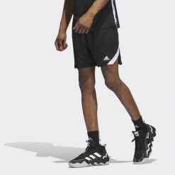 Icon Squad Shorts. Białe szorty sportowe męskie ADIDAS, bez wzorów, z materiału, sportowe. Za 155.15 zł.