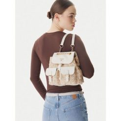 Plecak Guess. Białe plecaki męskie Guess, z aplikacjami. Za 295.99 zł.