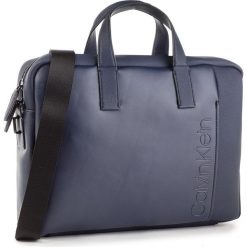Torba na laptopa CALVIN KLEIN - Elevated Logo Slim Laptop Bag K50K503870 443. Niebieskie torby na laptopa męskie Calvin Klein, ze skóry ekologicznej. Za 649.00 zł.