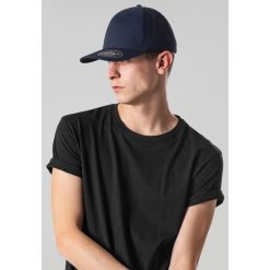 Czapka Flexfit delta. Niebieskie czapki męskie FLEXFIT, bez wzorów, sportowe. Za 188.50 zł.