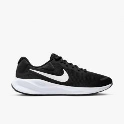 Buty do biegania męskie Nike Revolution 7. Białe buty do biegania męskie Nike, bez wzorów, z gumy, bez zapięcia, do biegania, nike revolution. Za 251.99 zł.