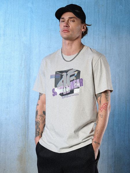 4F T-shirt regular z nadrukiem męski - szary M. Szare t-shirty męskie 4f, m, bez wzorów, z bawełny, bez kołnierzyka, bez ramiączek. Za 69.99 zł.