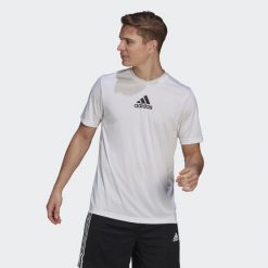 Koszulka adidas Primeblue Designed To Move Sport. Białe t-shirty sportowe męskie ADIDAS, s, bez wzorów, sportowe, bez ramiączek. Za 95.00 zł.