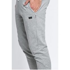 Produkt by Jack & Jones - Spodnie. Długie spodnie sportowe męskie PRODUKT by Jack & Jones. W wyprzedaży za 69.90 zł.