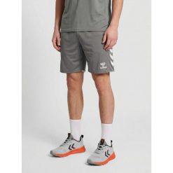 Szorty Hummel Core 2.0. Białe szorty sportowe męskie HUMMEL, bez wzorów, sportowe. W wyprzedaży za 67.50 zł.