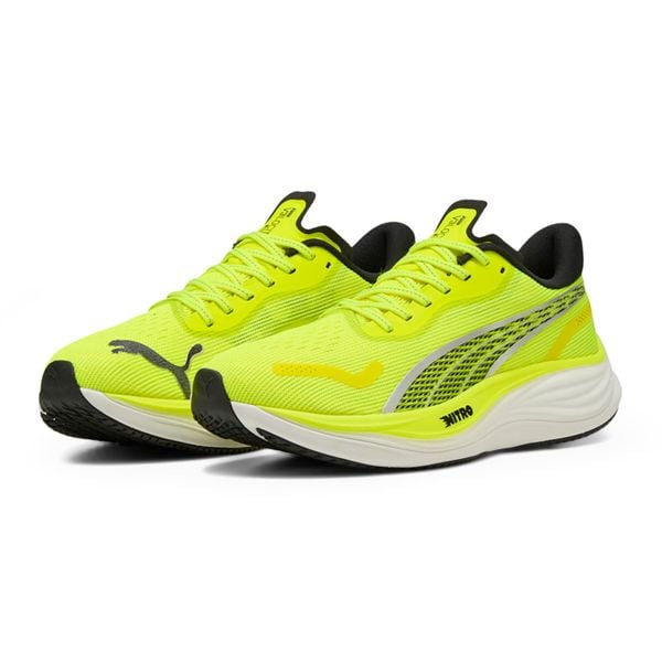 Buty do biegania męskie PUMA Velocity Nitro 3. Żółte buty do biegania męskie Puma, bez wzorów, bez zapięcia, do biegania. Za 379.99 zł.