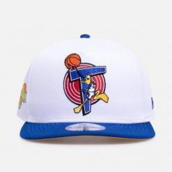 Czapka New Era 950 Tune Squad Duffy Biała. Białe czapki męskie New Era, bez wzorów, sportowe. Za 190.35 zł.