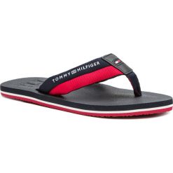Japonki TOMMY HILFIGER - Embosed Th Beach Sandal FM0FM02088 Midnight 403. Klapki i japonki męskie Tommy Hilfiger. W wyprzedaży za 139.00 zł.
