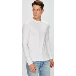 Guess Jeans - Longsleeve. Szare koszulki męskie z długim rękawem Guess Jeans, z bawełny, z okrągłym kołnierzem, z długim rękawem. Za 149.90 zł.