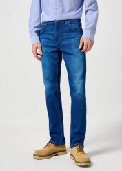 WRANGLER MĘSKIE SPODNIE JEANSOWE WRANGLER GREENSBORO BLUE JAM 112357412. Niebieskie jeansy męskie Wrangler, bez wzorów, z jeansu. Za 209.99 zł.
