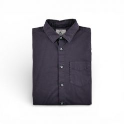 Klasyczna męska koszula bez wzorów. Fioletowe koszule męskie AIGLE, m, bez wzorów, bez kołnierzyka, bez ramiączek. Za 127.76 zł.