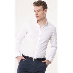 Biała Koszula Inarguable. Koszule męskie marki Born2be. Za 69.99 zł.