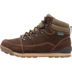 Eastland CHESTER Botki sznurowane brown. Buty zimowe męskie marki Eastland. W wyprzedaży za 384.30 zł.
