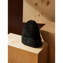 CZAPKA MĘSKA. Czapki męskie marki TOP SECRET. W wyprzedaży za 24.99 zł.
