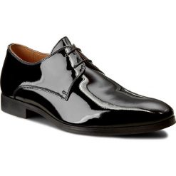 Półbuty GINO ROSSI - Mike MPV836-K31-0600-9900-0 99. Czarne eleganckie półbuty męskie Gino Rossi, z lakierowanej skóry, eleganckie, bez obcasa, bez zapięcia. W wyprzedaży za 299.00 zł.