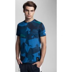 Koszulka męska Kamil Stoch Collection TSM500 - multikolor allover. T-shirty męskie marki 4f. Za 69.99 zł.