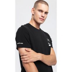T-shirt męski TSM259 - głęboka czerń. T-shirty męskie marki 4f. W wyprzedaży za 39.99 zł.