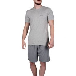 Calvin Klein Dzianina Piżama Pj w torbie Grey Heather / Astor Geo Print Grey cjp NM1536E -CJP (rozmiar M). Brązowe piżamy męskie Calvin Klein, m, bez wzorów, z dzianiny, bez kołnierzyka, bez ramiączek. W wyprzedaży za 223.00 zł.
