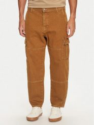 Mustang Spodnie materiałowe Toledo 1015529 Brązowy Loose Fit. Brązowe spodnie na co dzień męskie Mustang, bez wzorów, z bawełny. Za 269.99 zł.