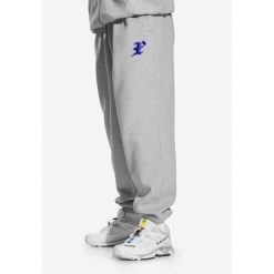 Spodnie dresowe męskie Prosto Gothic. Szare spodnie dresowe męskie Prosto., bez wzorów, z dresówki. Za 264.99 zł.